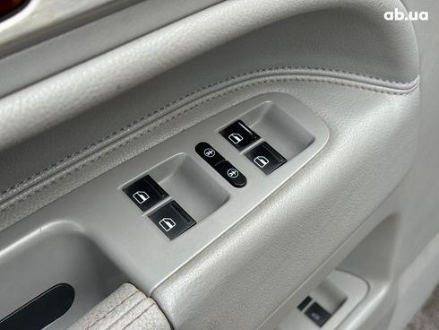 Volkswagen Touareg 2008 серый - фото 14