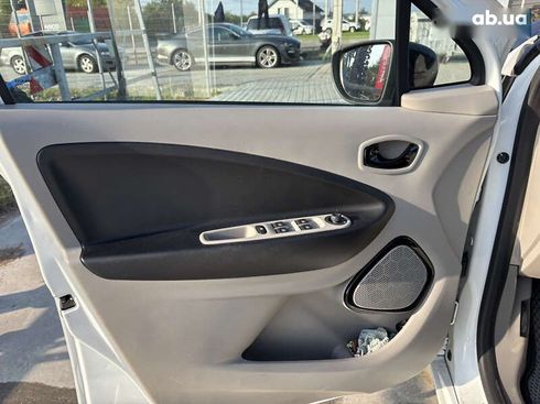 Renault Zoe 2016 - фото 9