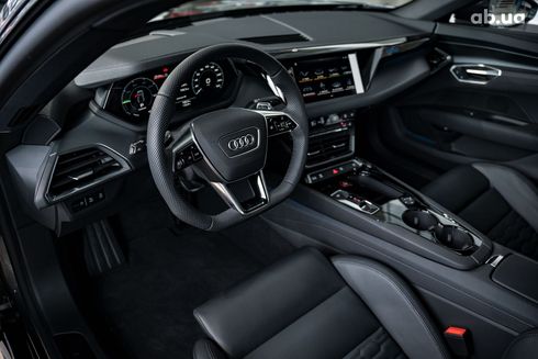 Audi e-tron GT quattro 2023 серый - фото 13
