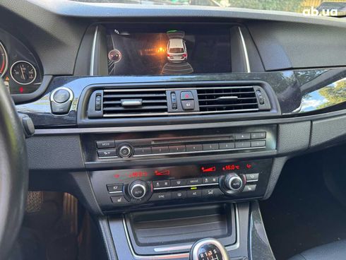 BMW 5 серия 2015 серый - фото 35