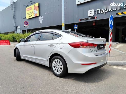 Hyundai Elantra 2016 - фото 11
