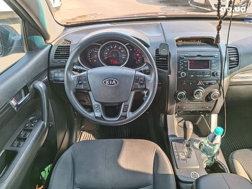 Kia Sorento 2011 красный - фото 16