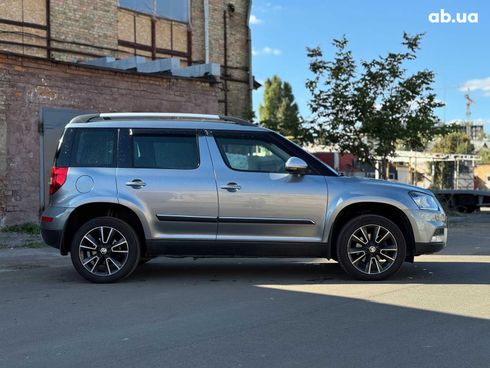 Skoda Yeti 2017 серый - фото 21