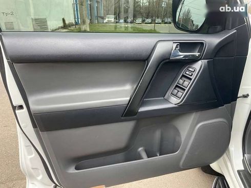 Toyota Land Cruiser Prado 2012 - фото 14