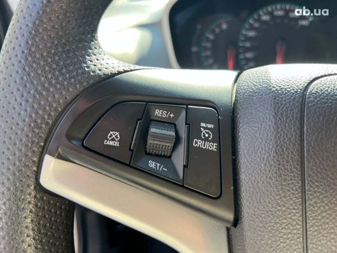 Chevrolet Sonic 2019 серый - фото 32
