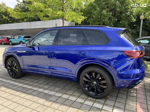 Volkswagen Touareg 2022 - фото 17