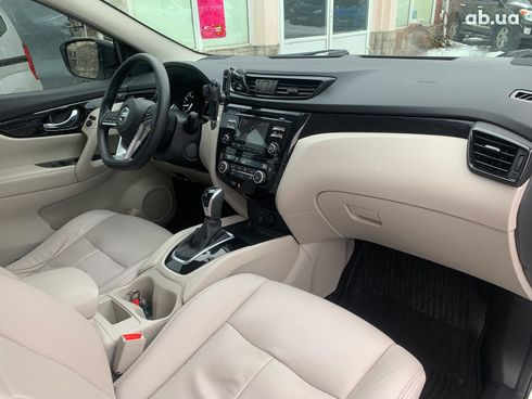 Nissan Rogue 2018 белый - фото 33