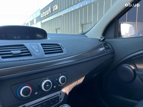 Renault Megane 2016 белый - фото 20