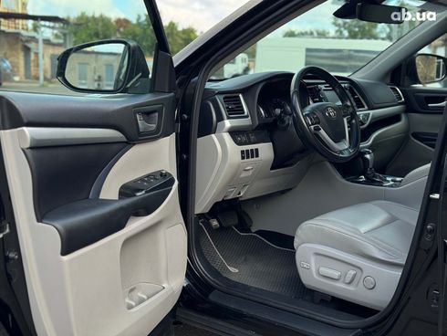 Toyota Highlander 2017 черный - фото 13