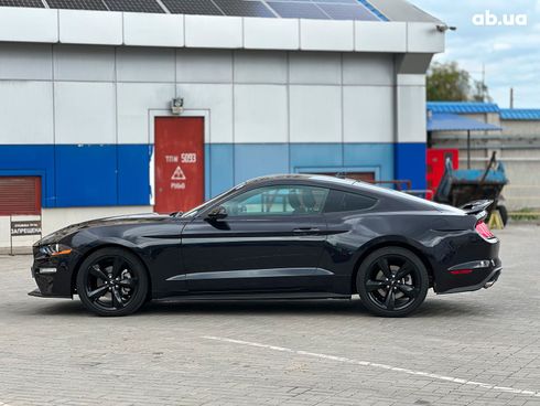Ford Mustang 2022 черный - фото 8