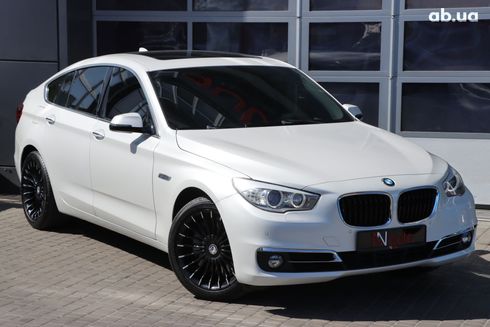 BMW 5 серия 2016 белый - фото 2
