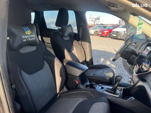 Jeep Cherokee 2013 черный - фото 33