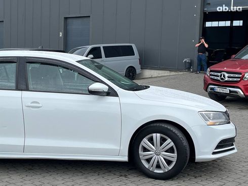 Volkswagen Jetta 2016 белый - фото 38