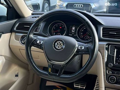 Volkswagen Passat 2017 - фото 13