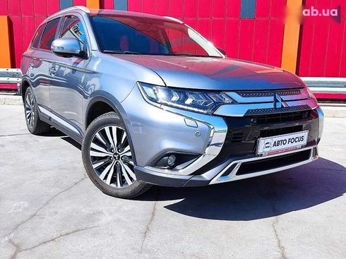 Mitsubishi Outlander 2021 - фото 2