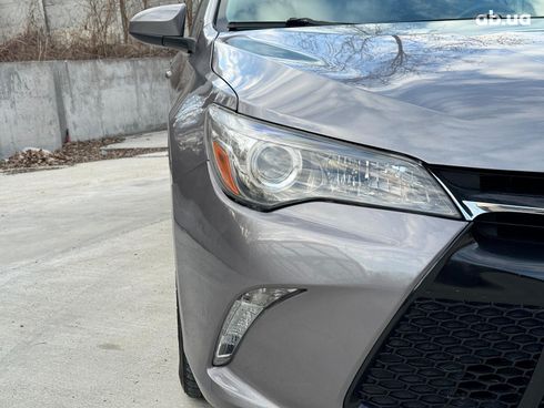 Toyota Camry 2015 серый - фото 4