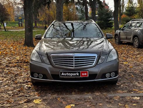 Mercedes-Benz E-Класс 2011 серый - фото 4
