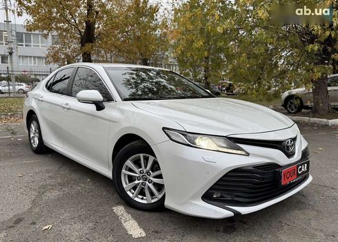 Toyota Camry 2018 - фото 12