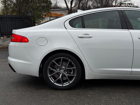 Jaguar XF 2013 белый - фото 11