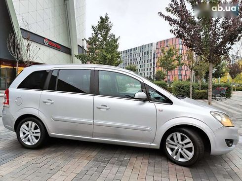 Opel Zafira 2009 - фото 28