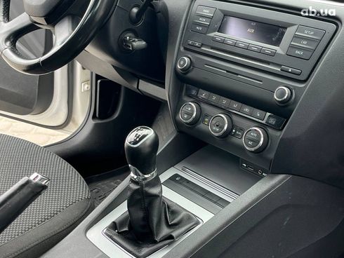 Skoda Octavia 2014 белый - фото 7