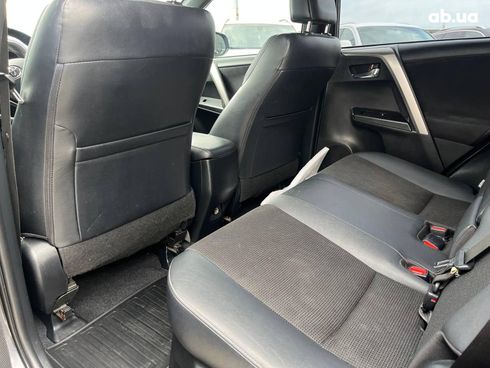 Toyota RAV4 2017 серый - фото 40