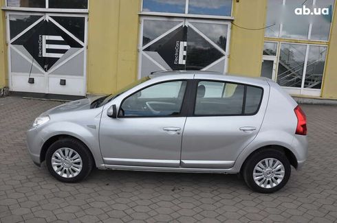 Dacia Sandero 2010 - фото 12