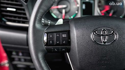 Toyota Hilux 2023 - фото 24