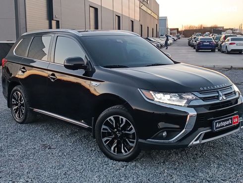 Mitsubishi Outlander 2018 черный - фото 29