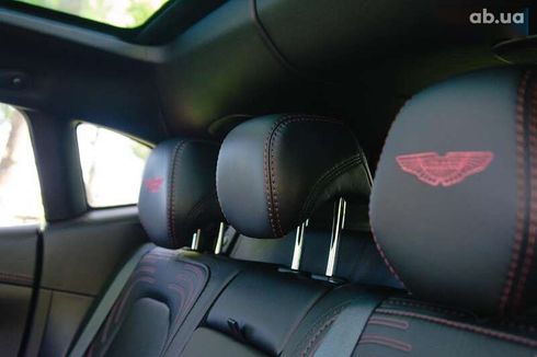 Aston Martin DBX 2021 - фото 28
