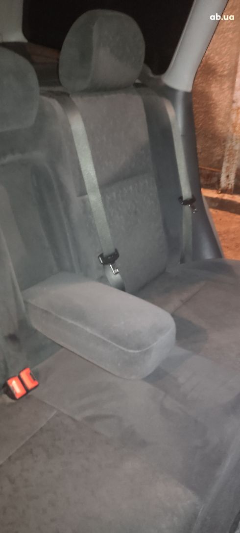 Ford Focus 2000 серебристый - фото 3