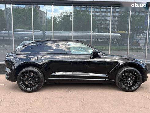 Aston Martin DBX 2021 - фото 4
