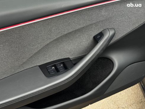 Tesla Model 3 2024 серый - фото 13