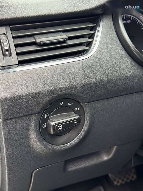 Skoda Octavia 2017 - фото 11