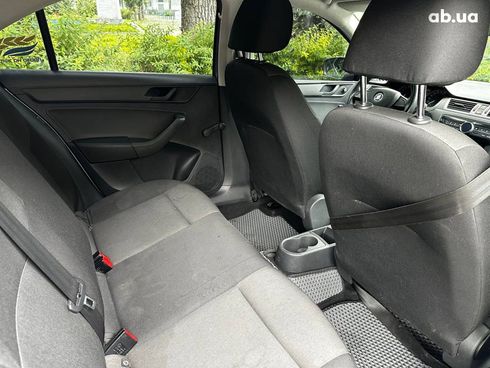 Skoda Rapid 2015 серый - фото 18