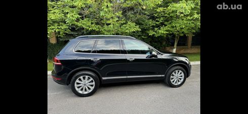 Volkswagen Touareg 2012 черный - фото 3