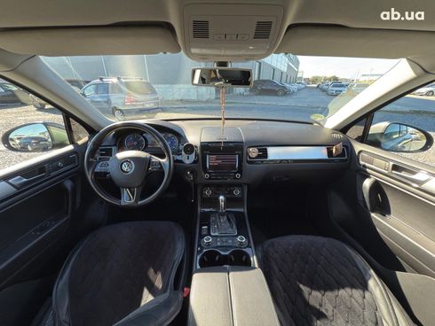 Volkswagen Touareg 2011 серый - фото 53