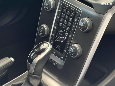 Volvo V40 2018 белый - фото 20