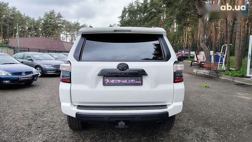 Toyota 4Runner 2019 - фото 6