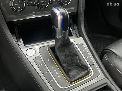 Volkswagen e-Golf 2015 серый - фото 22