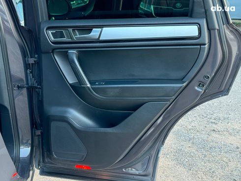 Volkswagen Touareg 2012 серый - фото 102