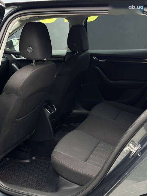Skoda Octavia 2017 - фото 15