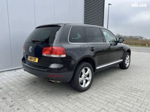 Volkswagen Touareg 2005 черный - фото 7