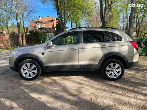 Chevrolet Captiva 2009 бежевый - фото 12