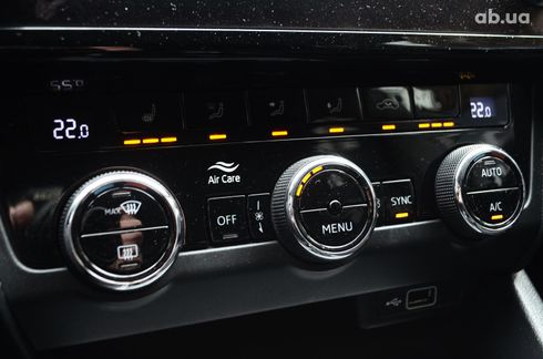 Skoda Octavia 2019 белый - фото 18