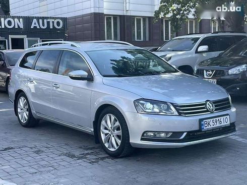 Volkswagen Passat 2011 - фото 7
