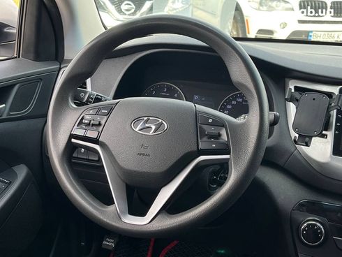 Hyundai Tucson 2016 серый - фото 15