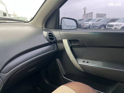 Chevrolet Aveo 2006 белый - фото 52