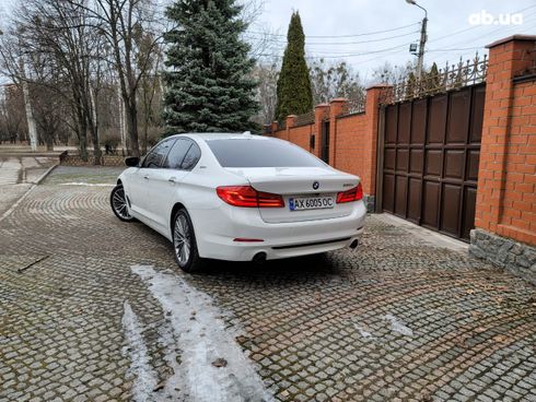 BMW 5 серия 2018 белый - фото 5