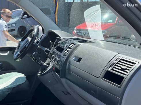 Volkswagen Caravelle 2013 серый - фото 30